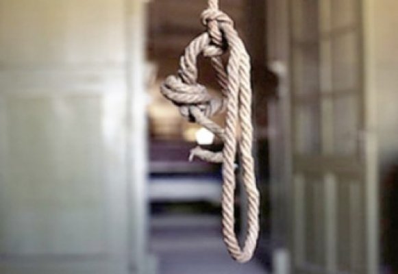 S-a spânzurat pentru că nu-şi găsea de muncă